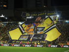 Torcida do Criciúma faz mosaico especial em homenagem a Eder