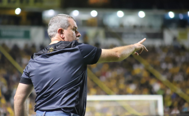 24 pontos: Criciúma chega a metade da competição com projeção citada por Tencati