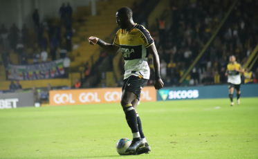 Criciúma volta a vencer o Cruzeiro em casa após 30 anos