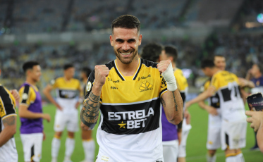 Criciúma segura pressão, marca aos 48 minutos do segundo tempo e empata com o Botafogo