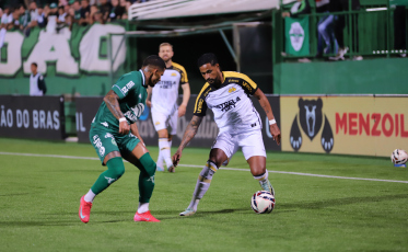 Criciúma sofre derrota por 2 a 1 para a Chapecoense fora de casa