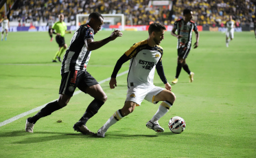 Criciúma estreia com derrota em casa pela Série B