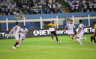 Criciúma vence o Paysandu e sai da zona de rebaixamento