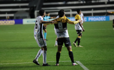 Operário/PR quebra invencibilidade de cinco jogos do Criciúma