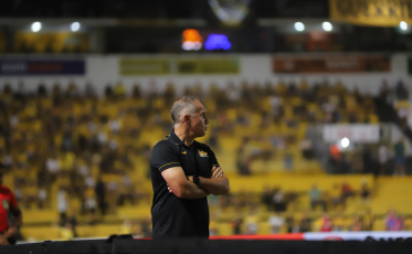 'Produzimos muito, mas precisavamos transformar em vitória', diz Eduardo Baptista após empate