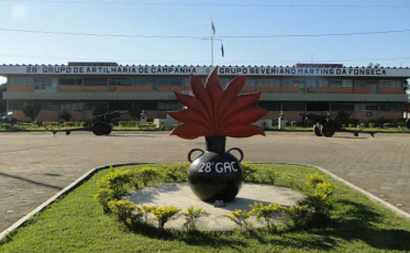 Novos soldados treinam disparos