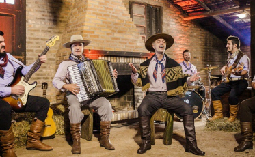 Arroio do Silva faz 24 anos e abre a temporada de shows com Tchê Guri