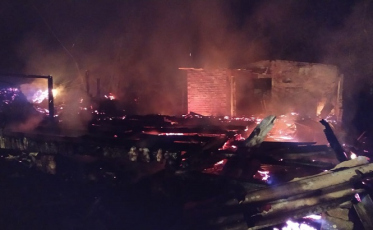 Casa é destruida pelo fogo em São João do Sul