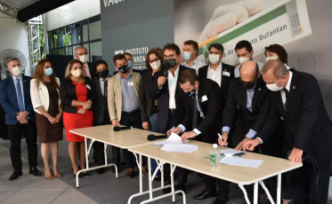 Movimento da Fecam ajudou a pressionar aprovação da Coronavac, diz secretário de SP