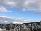 Semana começa com tempo nublado, mas com pouca chuva