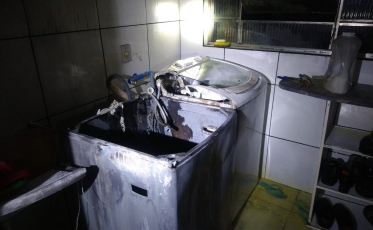 Máquina de lavar causa princípio de incêndio