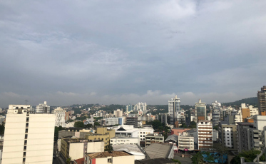 Sul catarinense com terça-feira de sol e calor 