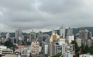 [Áudio] Céu nublado com temperaturas quentes 