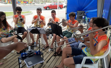 Atrás da Banda da show no Rincão