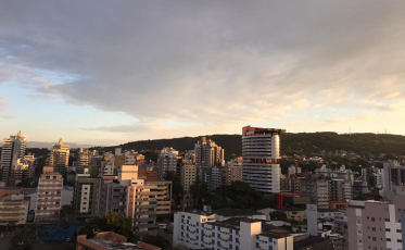 Amanhecer gelado e nublado no sul catarinense