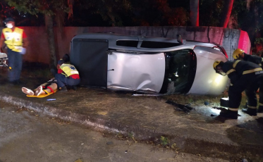 Acidente na Santa Bárbara deixa duas pessoas feridas