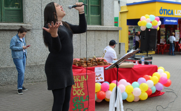 Sábado é dia de doar brinquedos e guloseimas na Praça Nereu Ramos 