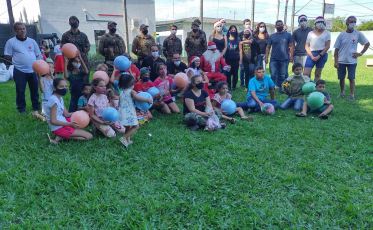 Crianças e adolescentes do CRAS de Forquilhinha recebem presentes de Natal