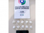 PM prende homem com 500 pedras de crack em Tubarão