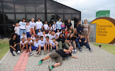 Skate no espaço: Atletas do STU visitam memorial Nikola Tesla 