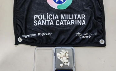 Adolescente de 13 anos é apreendido com pedras de crack em Tubarão