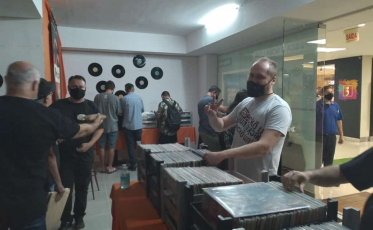 Semana de Natal com edição especial da Vinil Store no Shopping Della