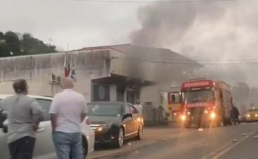 Após incêndio, prefeitura de Gravatal suspende atendimento ao público