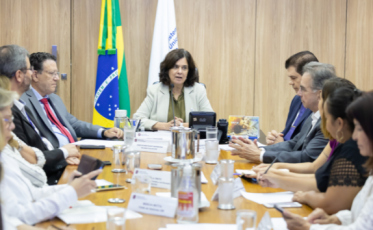 Grupo de trabalho do Ministério da Saúde debate piso da enfermagem