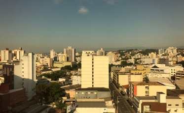 Terça-feira de calor e pancadas de chuva à tarde no Sul catarinense 