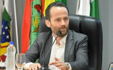 Parlatório recebe Jair Nandi