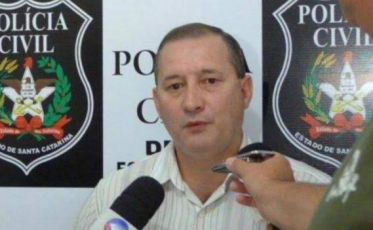 Polícia investiga pichação na catedral São José 