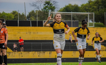 Meninas Carvoeiras garantem vaga no Brasileirão A3 e buscam título Catarinense
