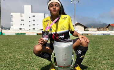 Com passagem pela base do Criciúma, Tainá Maranhão é convocada para a Seleção Brasileira sub-19