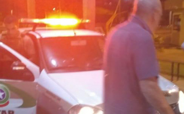 Taxista tem carro roubado após corrida