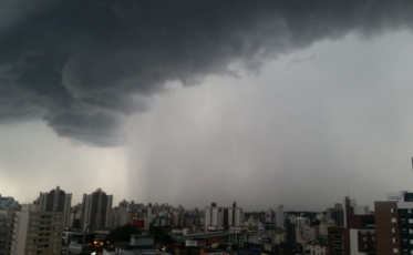 SC entra em estado de atenção para avanço de ciclone extratropical