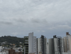 Madrugada de calor e ventania surpreende o Sul de SC com 30°C às 4h