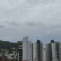 Madrugada de calor e ventania surpreende o Sul de SC com 30°C às 4h