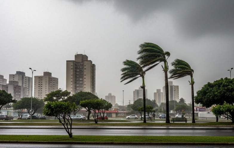 Sul de SC tem alerta para chuva forte, ventos de 60 km/h e granizo nesta quarta