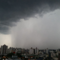 Alerta: avanço de frente fria provoca risco de temporais e granizo em SC