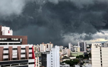 SC pode ter até 250 mm de chuva e risco de alagamentos no final de semana