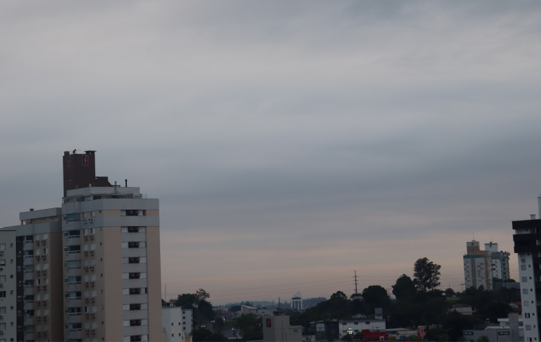 Quinta terá tempo nublado e deve marcar retorno da chuva em Criciúma e região