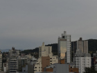 SC amanhece com frio e tempo seco nesta quinta, mas chuva chega na sexta