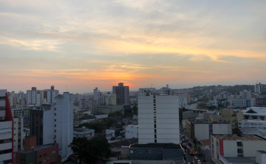 Mais calorão até domingo na região