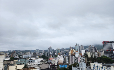 ((Áudio)) Céu nublado e temperatura amena na região