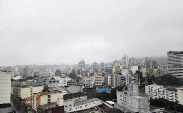 (Áudio) Sol deve reaparecer até o início da tarde na região