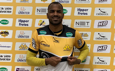 Thales é apresentado e diz que está disponível (VÍDEO)