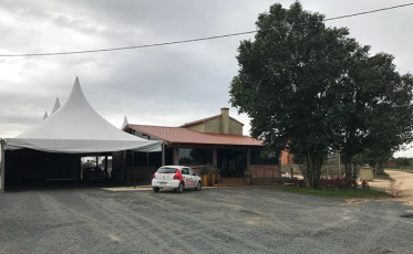 Pub The Nose Mustache comemora seu primeiro aniversário