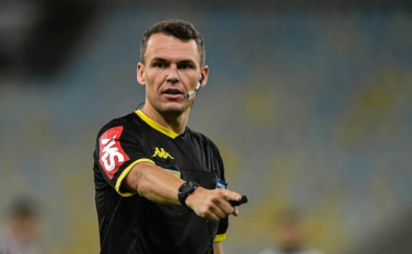 Árbitro FIFA apita partida entre Criciúma e Vasco