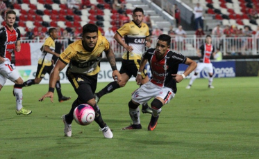 Fora de casa, Tigre bate Joinville