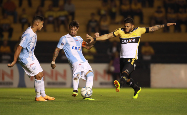 Tigre vira o jogo e vence Londrina